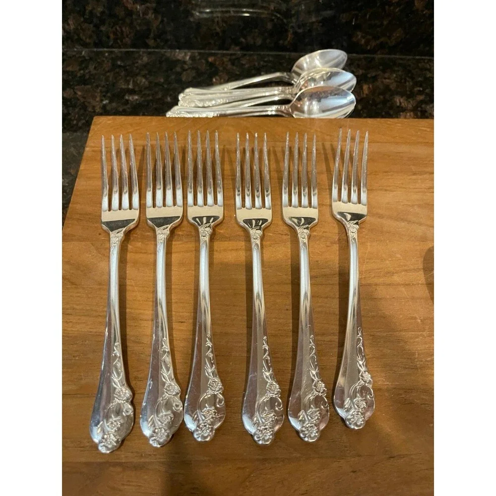 31 pc Community Southern Garden Silverplate Flatware Set